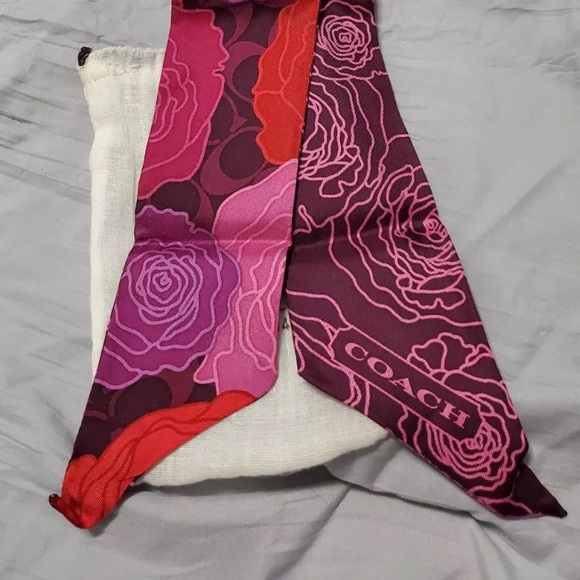 Coach Signature C Campbell Floral Pony/Twilly, Reversible NWT - Picture 3 of 10